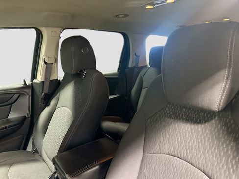 Used 2014 GMC Acadia SLE image 19