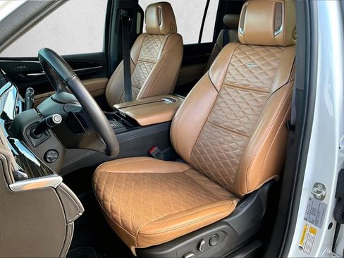 Used 2023 Cadillac Escalade ESV Sport w/ LPO, ONYX Package image 27