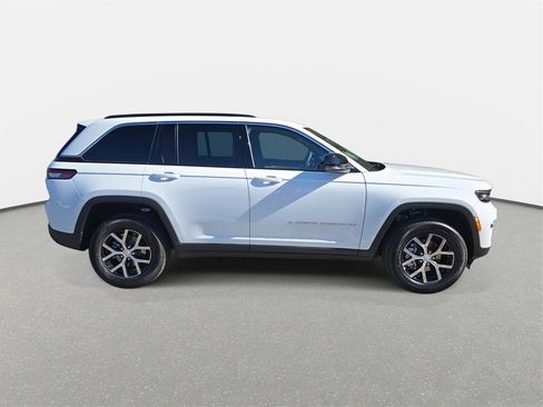 New 2025 Jeep Grand Cherokee Limited image 4