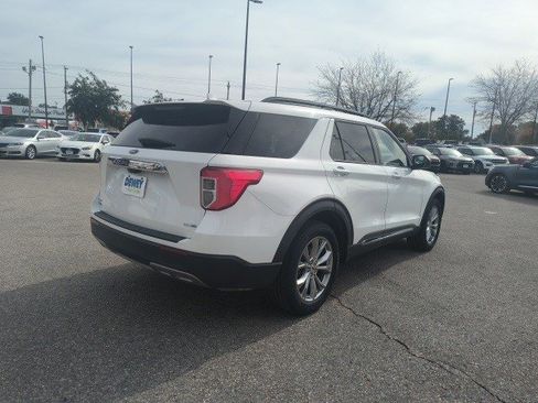 Used 2020 Ford Explorer XLT w/ Equipment Group 202A image 5