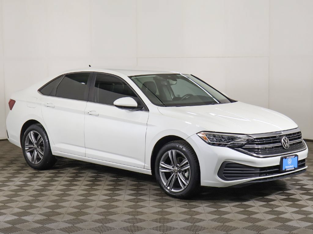 Used 2022 Volkswagen Jetta SE FWD image 2