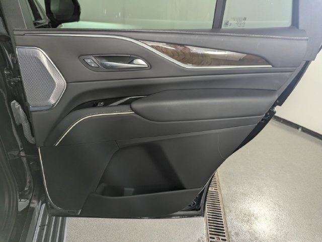 Used 2023 Cadillac Escalade Sport Platinum w/ Heavy-Duty Trailer Package AWD/4WD image 20