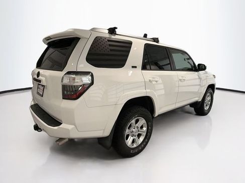 Certified 2017 Toyota 4Runner SR5 AWD/4WD image 6