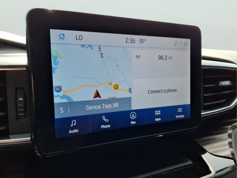 Used 2023 Ford Explorer Limited w/ Equipment Group 301A AWD/4WD image 15