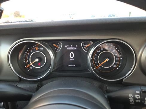 Used 2018 Jeep Wrangler Unlimited Sport AWD/4WD image 13