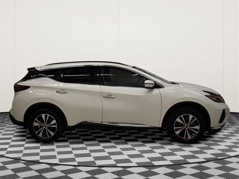 Used 2022 Nissan Murano SV image 2