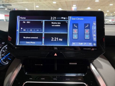 Used 2021 Toyota Venza Limited w/ Carpet Mat Package (TMS) image 23