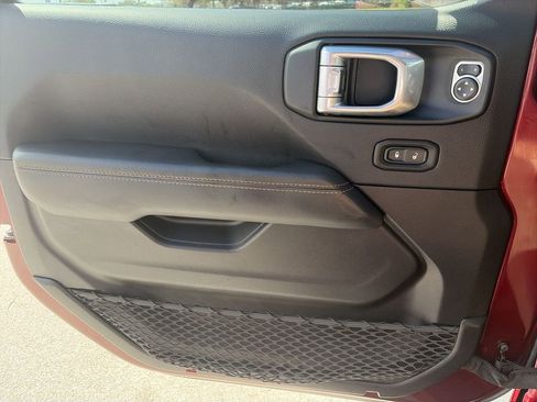 Used 2021 Jeep Wrangler Unlimited Sahara image 28