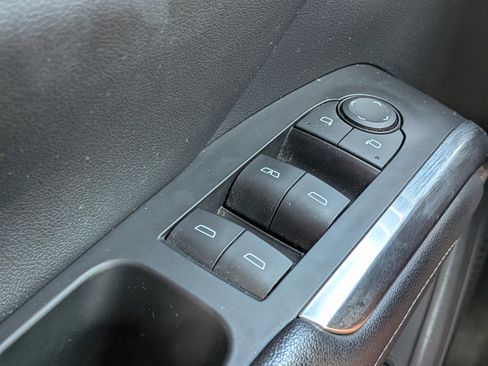 Used 2024 Chevrolet Traverse LT FWD image 23