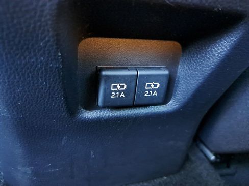 Used 2021 Toyota RAV4 XLE image 9