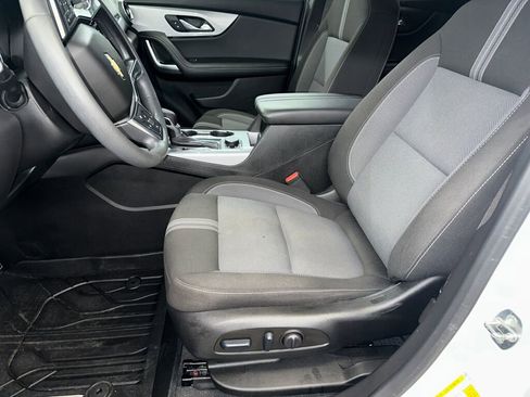 Used 2023 Chevrolet Blazer LT w/ Driver Confidence Package image 2
