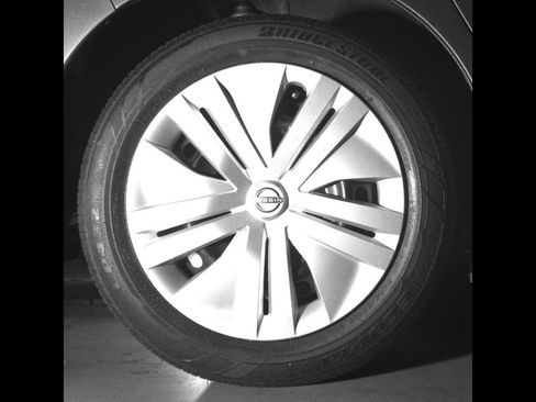 Used 2025 Nissan Leaf S FWD image 26
