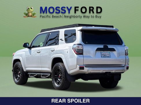 Used 2017 Toyota 4Runner TRD Off-Road Premium AWD/4WD image 8