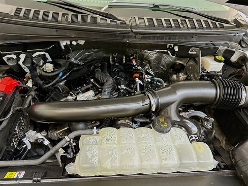 Used 2024 Ford Expedition XLT image 36