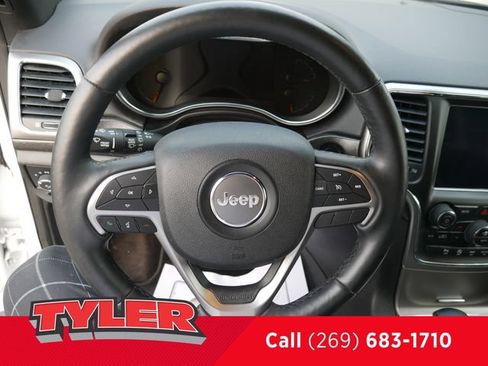 Used 2018 Jeep Grand Cherokee Altitude AWD/4WD image 26