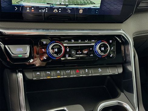 New 2026 GMC Sierra 1500 Denali w/ Denali Reserve Package image 11