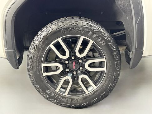 Used 2022 GMC Sierra 1500 AT4 w/ AT4 Premium Package image 40