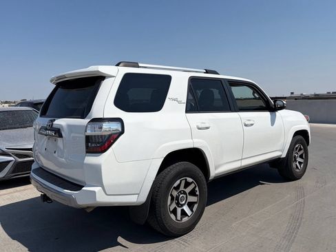 Used 2018 Toyota 4Runner TRD Off-Road Premium AWD/4WD image 2
