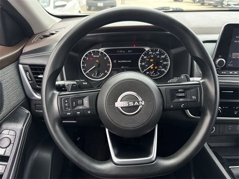 Used 2022 Nissan Rogue S image 12