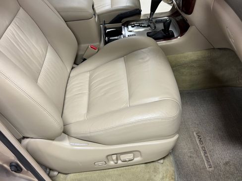 Used 2006 Toyota Land Cruiser image 21