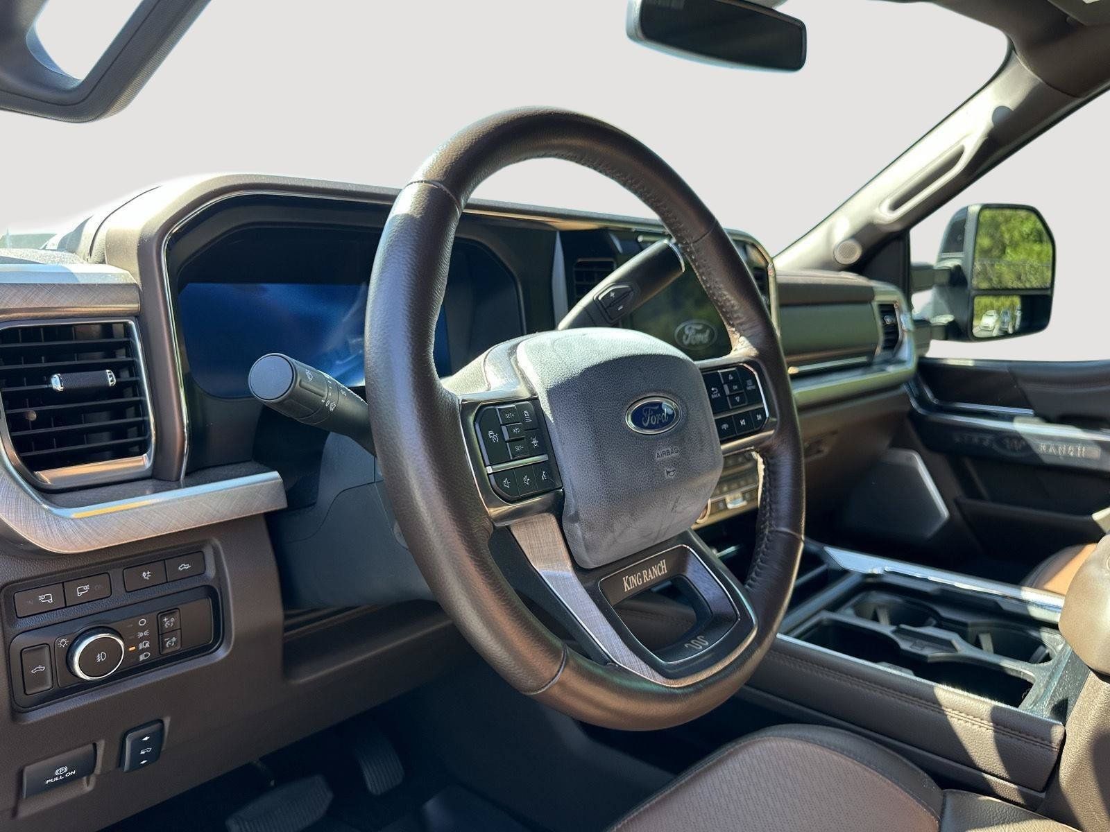 Used 2024 Ford F350 King Ranch AWD/4WD image 11