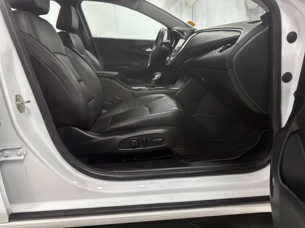 Used 2023 Chevrolet Malibu LT w/ LPO, Floor Liner Package FWD image 20