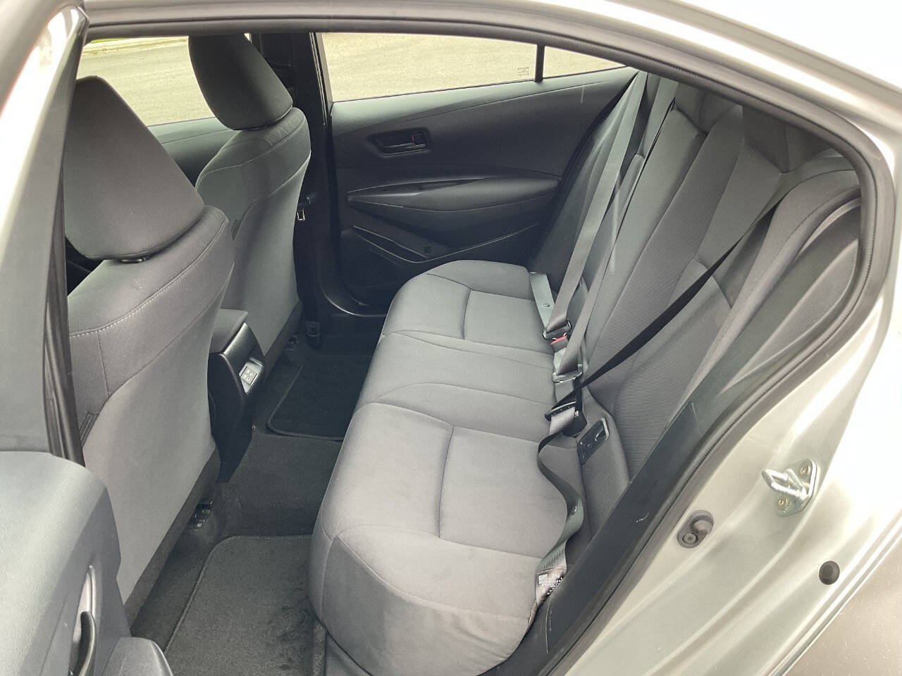 Used 2025 Toyota Corolla LE FWD image 34