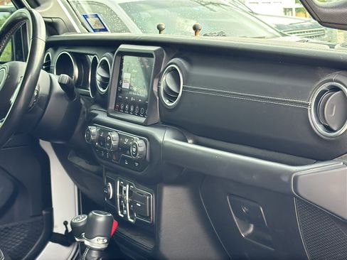 Certified 2020 Jeep Gladiator Overland image 27