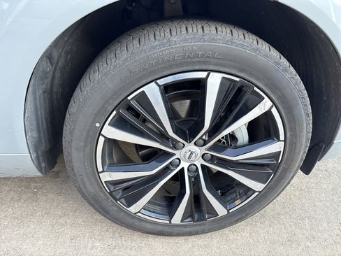 Used 2025 Volvo XC60 B5 Plus image 13