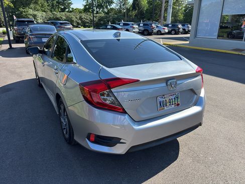 Used 2017 Honda Civic EX image 3