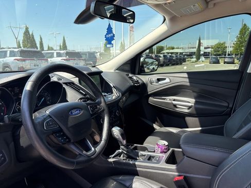 Used 2019 Ford Escape Titanium AWD/4WD image 4
