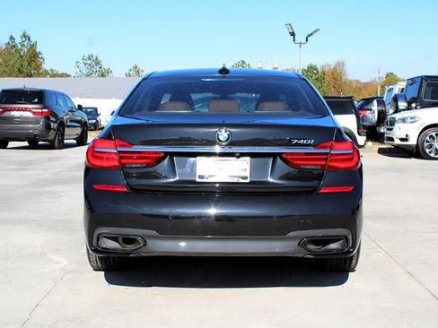 Used 2018 BMW 740i image 6