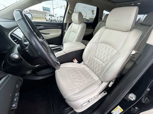 Used 2022 Buick Enclave Avenir w/ Avenir Technology Package image 19