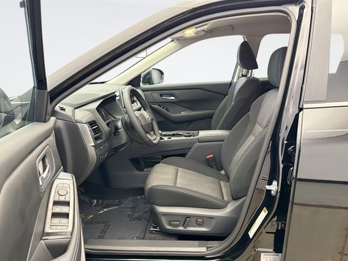 Used 2026 Nissan Rogue SV w/ Cold Weather Package image 10