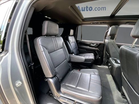 Used 2024 Chevrolet Suburban RST w/ Luxury Package AWD/4WD image 29