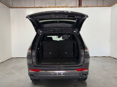 New 2025 Jeep Grand Cherokee L Overland w/ Luxury Tech Group IV image 9