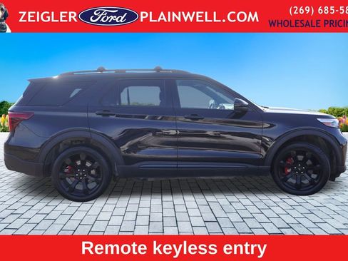 Used 2022 Ford Explorer ST w/ ST Street Pack image 6