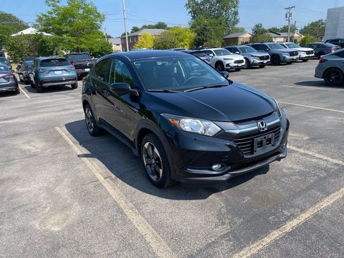 Used 2018 Honda HR-V EX image 2