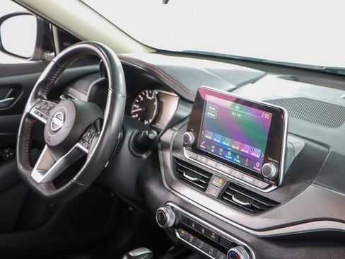 Used 2024 Nissan Altima 2.5 SR image 25