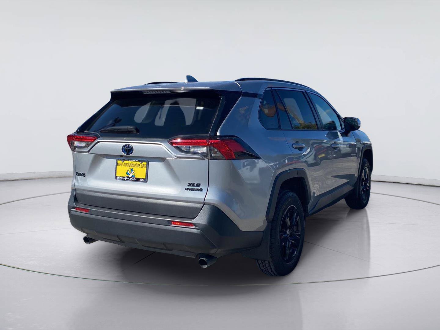 Used 2024 Toyota RAV4 XLE AWD/4WD image 5
