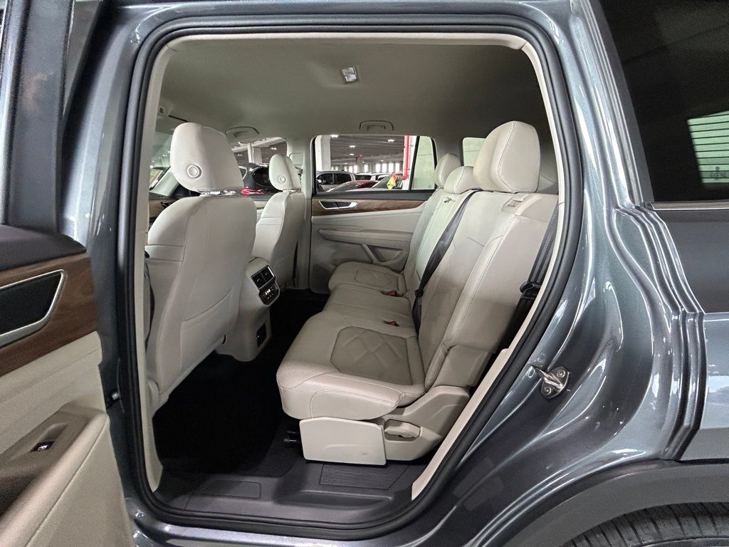 Used 2024 Volkswagen Atlas SE FWD image 43