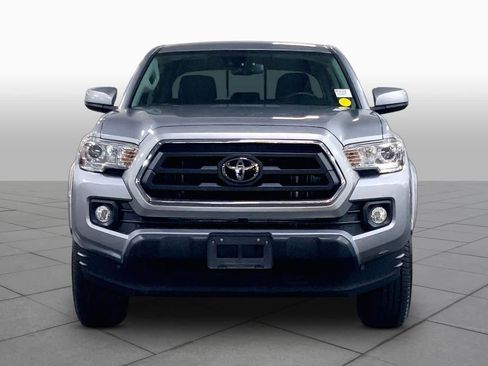 Used 2021 Toyota Tacoma SR5 AWD/4WD image 4