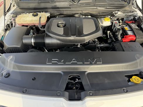 Used 2025 RAM 1500 Laramie w/ Sport Appearance Package AWD/4WD image 27