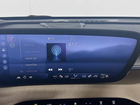 Used 2025 Buick Enclave Preferred image 21