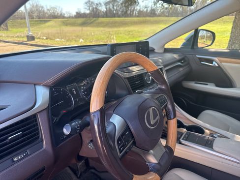 Used 2020 Lexus RX 350L FWD w/ Premium Package image 17