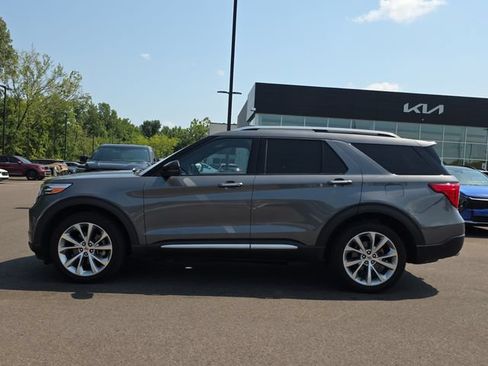 Used 2021 Ford Explorer Platinum w/ Equipment Group 601A AWD/4WD image 6