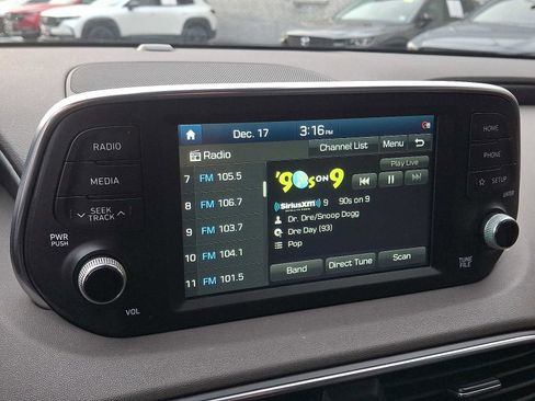 Used 2019 Hyundai Santa Fe SEL image 17