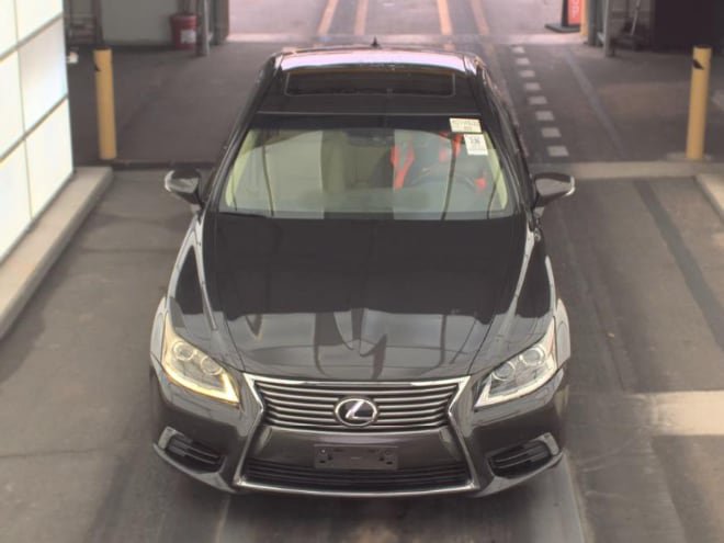 Used 2016 Lexus LS 460 AWD w/ Comfort Package image 2