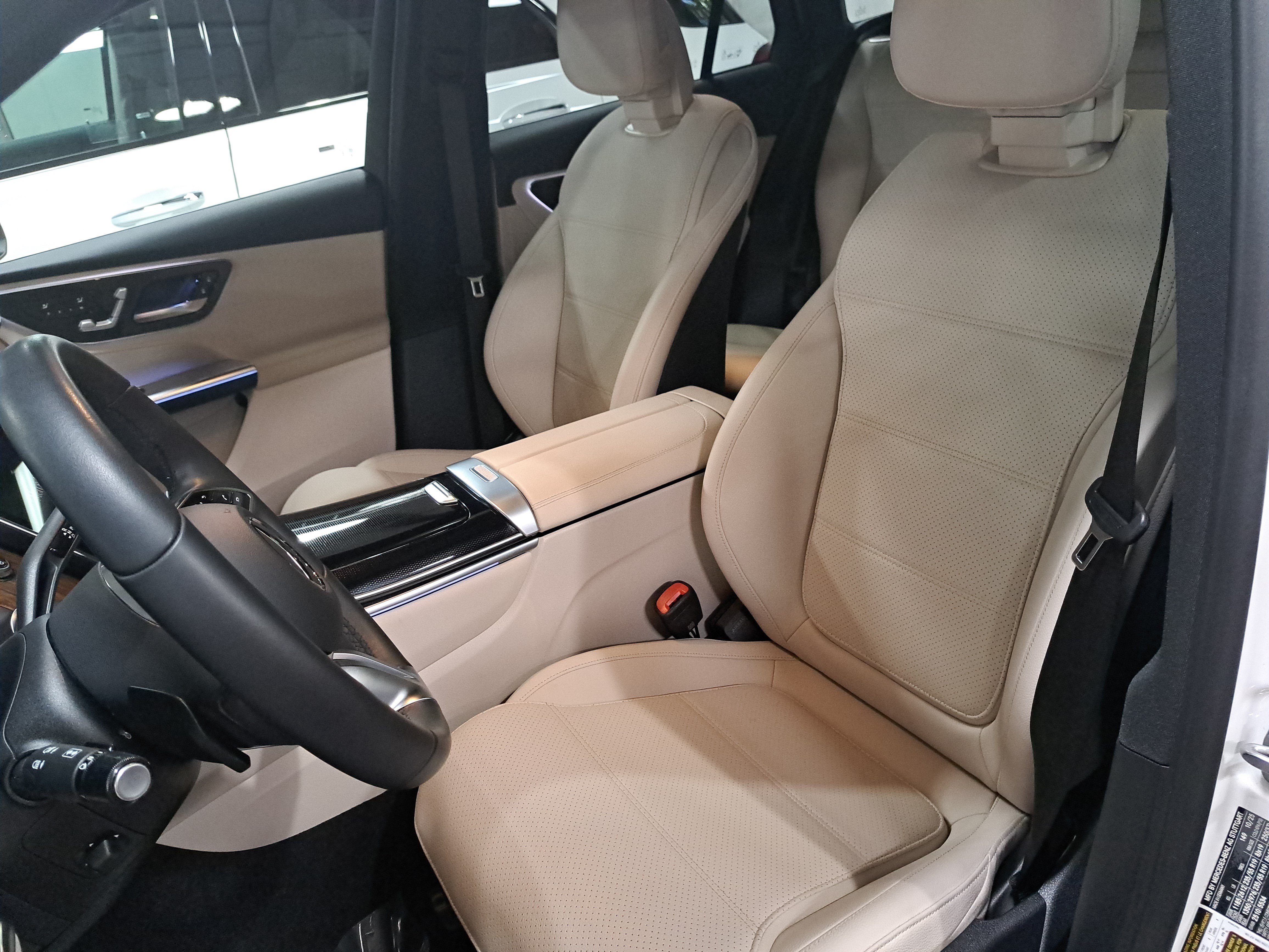 Used 2026 Mercedes-Benz GLC 300 4MATIC image 16