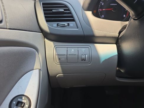 Used 2015 Hyundai Accent GLS FWD image 19